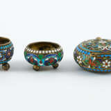 SMALL ROUND SILVER BOX AND TWO SMALL SALT CONTAINERS WITH COLOURFUL ENAMEL DECOR - photo 3