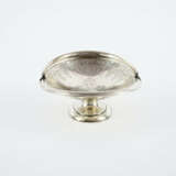 OVAL SILVER SERVING BOWL WITH BOW HANDLE AND GEOMETRIC DECOR - photo 2