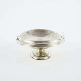 OVAL SILVER SERVING BOWL WITH BOW HANDLE AND GEOMETRIC DECOR - photo 4