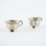 PAIR OF SILVER TASCHARKI WITH LEAVES AND SHELLS DECOR - фото 1
