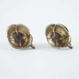 PAIR OF SILVER TASCHARKI WITH LEAVES AND SHELLS DECOR - фото 6