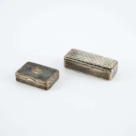 TWO SMALL SILVER BOXES WITH NIELLO DECOR - photo 1 TWO SMALL SILVER BOXES WITH NIELLO DECOR - photo 1