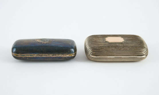 TWO SMALL SILVER CIGARETTE ETUIS - photo 4