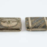 SILVER CIGARETTE ETUI WITH JOKEY AND SILVER CIGARETTE ETUI WITH FLORAL BANDS IN NIELLO DECOR - photo 3