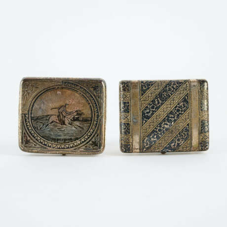 SILVER CIGARETTE ETUI WITH JOKEY AND SILVER CIGARETTE ETUI WITH FLORAL BANDS IN NIELLO DECOR - photo 7 SILVER CIGARETTE ETUI WITH JOKEY AND SILVER CIGARETTE ETUI WITH FLORAL BANDS IN NIELLO DECOR - photo 7