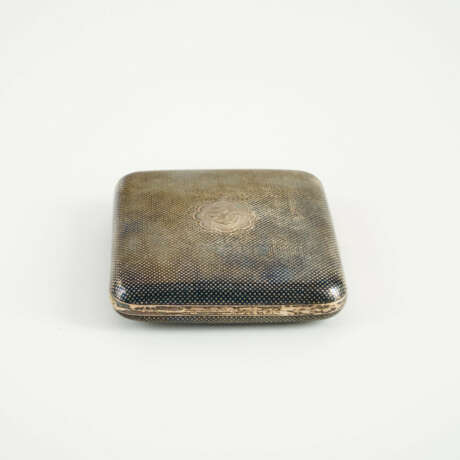 SILVER CIGARETTE ETUI WITH DICE DECOR - photo 5 SILVER CIGARETTE ETUI WITH DICE DECOR - photo 5