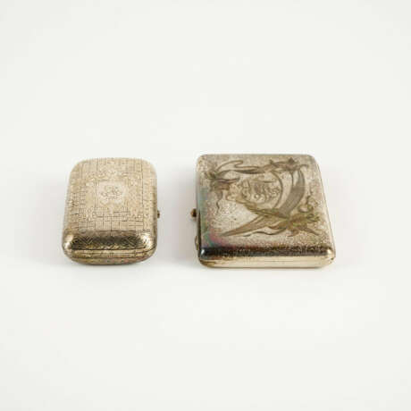 SMALL SILVER CIGARETTE ETUI WITH TROMPE L'OUEIL MESH & SILVER CIGARETTE ETUI WITH FLORAL ORNAMENT - фото 4 SMALL SILVER CIGARETTE ETUI WITH TROMPE L'OUEIL MESH & SILVER CIGARETTE ETUI WITH FLORAL ORNAMENT - фото 4