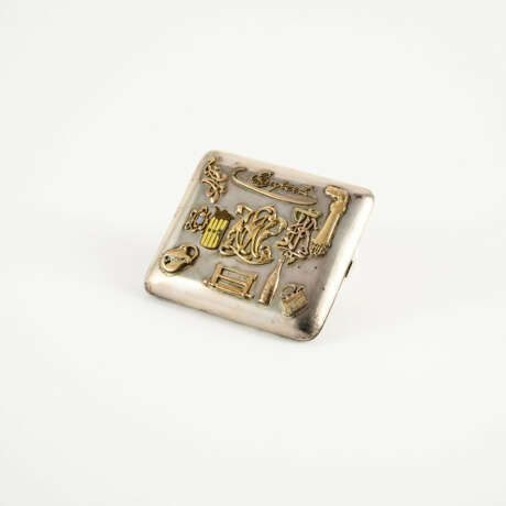 SILVER CIGARETTE ETUI WITH NUMEROUS APPLIED TOKENS - photo 1 SILVER CIGARETTE ETUI WITH NUMEROUS APPLIED TOKENS - photo 1