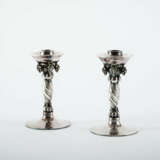 SILVER PAIR OF CANDLESTICKS WITH GRAPE DECORATION - фото 1