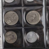 Münzen und Medaillen in 2 Alben - - фото 4