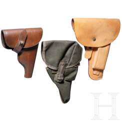 Drei Pistolentaschen