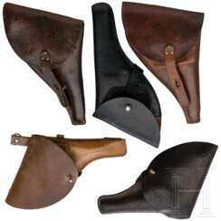 Fünf Revolvertaschen, verschiedene Modelle