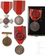 Japan. Fünf Auszeichnungen des japanischen Roten Kreuzes