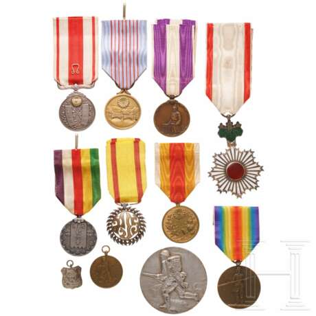 Kleine Ordenssammlung, Japan/Asien - фото 1 Kleine Ordenssammlung, Japan/Asien - фото 1