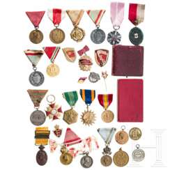 Ca. 20 Orden/Abzeichen, Österreich und andere Länder