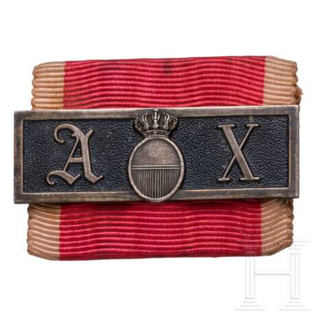 Dienstauszeichnungsschnalle vom Fürstentum Liechtenstein für 10 Dienstjahre - photo 1 Dienstauszeichnungsschnalle vom Fürstentum Liechtenstein für 10 Dienstjahre - photo 1