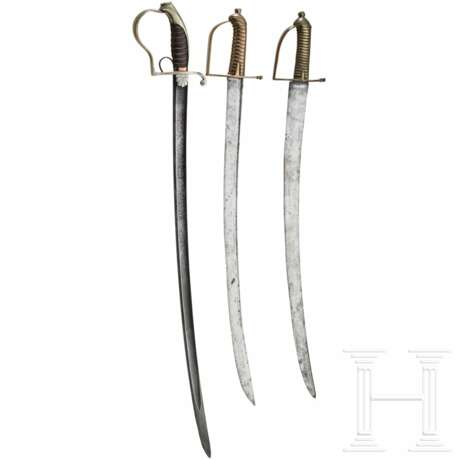 Zwei Infanteriesäbel M 1794 und ein Bürgerwehrsäbel, um 1850 - фото 1 Zwei Infanteriesäbel M 1794 und ein Bürgerwehrsäbel, um 1850 - фото 1