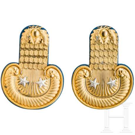Ein Paar Epauletten für einen Rittmeister der königlich-sächsischen Kavallerie, um 1900 - Foto 1 Ein Paar Epauletten für einen Rittmeister der königlich-sächsischen Kavallerie, um 1900 - Foto 1