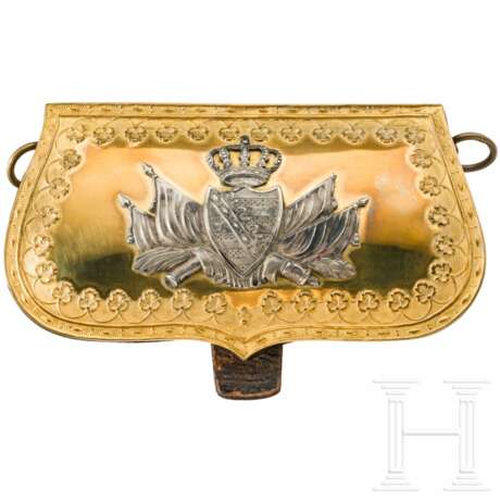 Kartuschkasten der sächsischen berittenen Truppen, um 1900 - photo 1 Kartuschkasten der sächsischen berittenen Truppen, um 1900 - photo 1