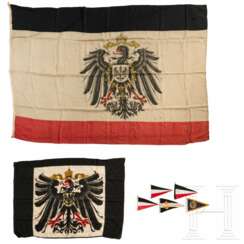 Zwei deutsche Flaggen und fünf Wimpel, 20. Jhdt.