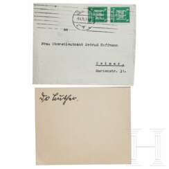 Reichskanzler Hans Luther (1879 - 1962) - eigenhändige Unterschrift auf einer Karte, dabei das Übersendungskuvert an die Sammlerin 1925