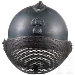 Stahlhelm M 15 "Adrian" für die Infanterie, mit aufklappbarem Gesichtsschutz