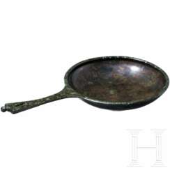 Griffschale mit Fabrikantenstempel auf Griff, römisch, 1. Jhdt. n. Chr.