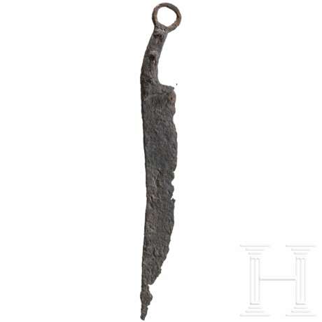 Langes Ringknaufmesser, keltisch, 2. - 1. Jhdt. v. Chr. - фото 1 Langes Ringknaufmesser, keltisch, 2. - 1. Jhdt. v. Chr. - фото 1