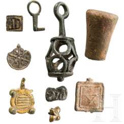 Neun Kleinobjekte, altorientalisch bis hochmittelalterlich, 2. Jtsd. v. Chr. - 13. Jhdt.
