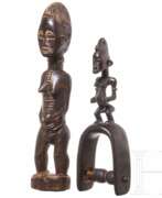 Overview. Blolo-bla-Figur und Webrollenhalter, Baule, Elfenbeinküste, 20. Jhdt.