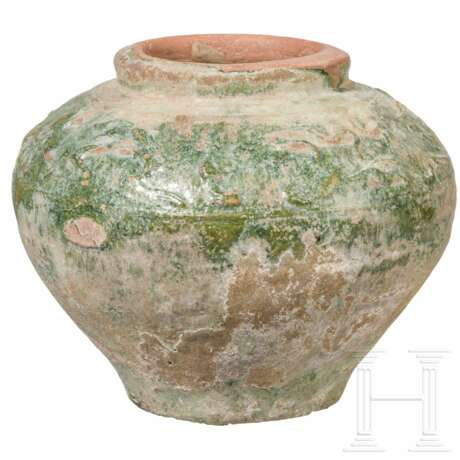 Vase mit Reliefdekor, wohl Vorderasien, islamisch, 12. /13. Jhdt. - Foto 1 Vase mit Reliefdekor, wohl Vorderasien, islamisch, 12. /13. Jhdt. - Foto 1