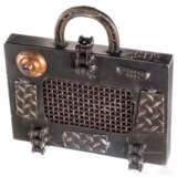 Chaian Khoi und Robuste Odin, "Briefcase" - Foto 1