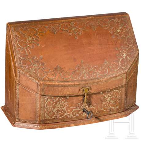 Ledergeprägte Schatulle (Futteral), Frankreich, 18. Jhdt. - photo 1