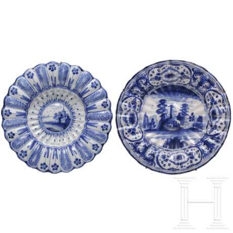 Zwei Fayence-Fächerplatten, Frankfurt/Hanau, um 1700 - Foto 1 Zwei Fayence-Fächerplatten, Frankfurt/Hanau, um 1700 - Foto 1