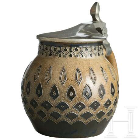 Westerwälder Jugendstil-Bierkrug, Richard Riemerschmid, 1902 (Entwurf), Grenzhausen, Reinhold Merkelbach (Ausführung) - Foto 1 Westerwälder Jugendstil-Bierkrug, Richard Riemerschmid, 1902 (Entwurf), Grenzhausen, Reinhold Merkelbach (Ausführung) - Foto 1