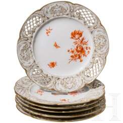 Sechs Teller mit Blumen und Schmetterling, KPM, Mitte 19. Jhdt.