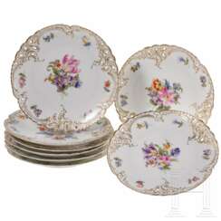 Acht Dessertteller mit Blumenmalerei, Nymphenburg, 1. Hälfte des 20. Jhdts.