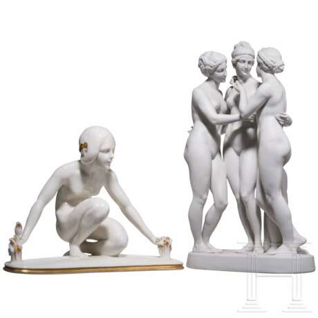 Drei Grazien, Katzhütte, Hertwig & Co., 1920-40, sowie Kniender Akt, Berthold Boes (Entwurf), Volkstedt, Ens, 20. Jhdt. - photo 1 Drei Grazien, Katzhütte, Hertwig & Co., 1920-40, sowie Kniender Akt, Berthold Boes (Entwurf), Volkstedt, Ens, 20. Jhdt. - photo 1
