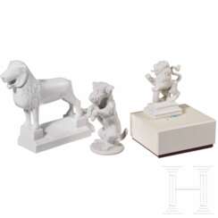 Drei Porzellanfiguren - Braunschweiger Löwe, stehender Foxterrier, Bayerischer Löwe, Fürstenberg, Bavaria Jaeger & Co., Nymphenburg, Mitte 20. Jhdt.