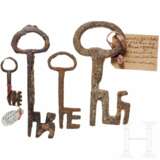 Vier gotische Schlüssel, deutsch, 14./15. Jhdt. - Foto 1