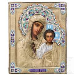 Ikone mit der Gottesmutter von Kasan "Kasanskaja" mit Vermeil-Oklad und Cloisonné-Email Appliken, Russland, spätes 19. Jhdt. (Ikone), Moskau, Iwan Alekseewitsch Alekseew, 1896-1908 (Oklad), Email später