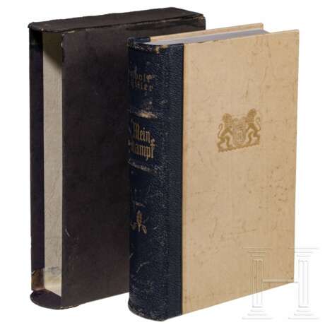 A rare wedding edition of "Mein Kampf" from the city of Munich - photo 1 A rare wedding edition of "Mein Kampf" from the city of Munich - photo 1