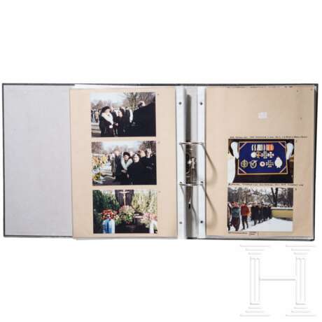 Hans Baur - two Lufthansa pins, a large group of postwar correspondence to him and numerous photos of his funeral - photo 4