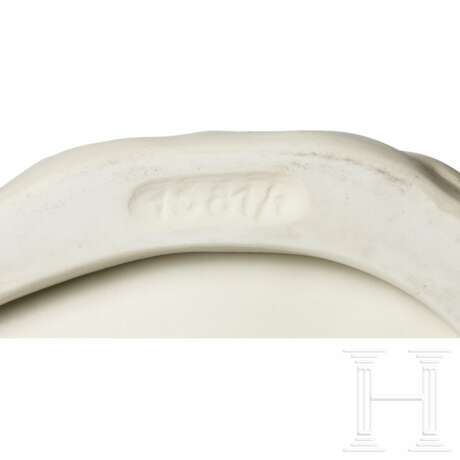 A biscuit porcelain figure of a crouching nude "Die Hockende", Fritz Klimsch, 1936 (design), Rosenthal, 1940s - photo 6 A biscuit porcelain figure of a crouching nude "Die Hockende", Fritz Klimsch, 1936 (design), Rosenthal, 1940s - photo 6
