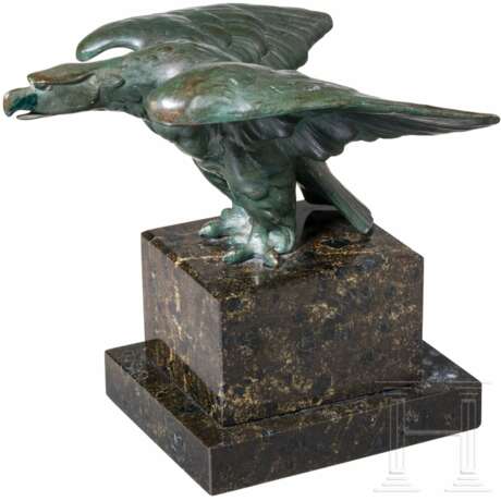 A desk eagle on a stone base - photo 2