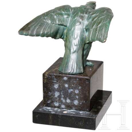 A desk eagle on a stone base - photo 4
