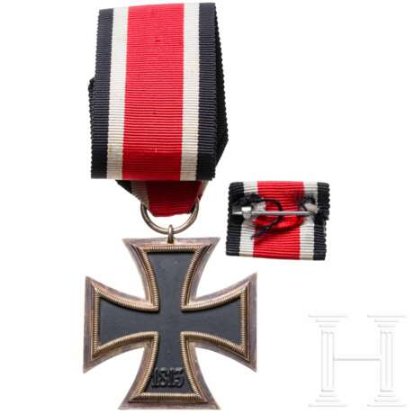 A 1939 Iron Cross 2nd Class (125) with ribbon bar - photo 2 A 1939 Iron Cross 2nd Class (125) with ribbon bar - photo 2