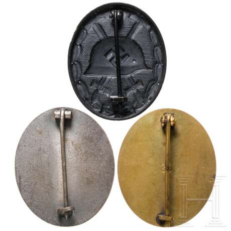 A Wound Badge in Gold, Silver, and Black - photo 2