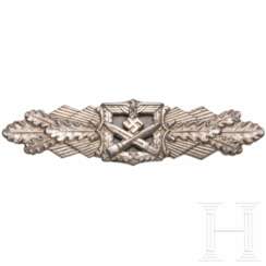 A Close Combat Clasp in Silver made by Junker in Berlin