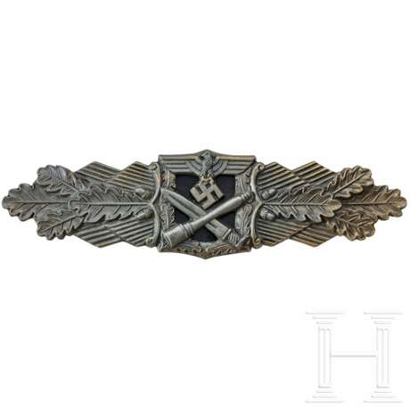 A Close Combat Clasp in Bronze, manufacturer Wilhelm Hobacher - photo 1 A Close Combat Clasp in Bronze, manufacturer Wilhelm Hobacher - photo 1